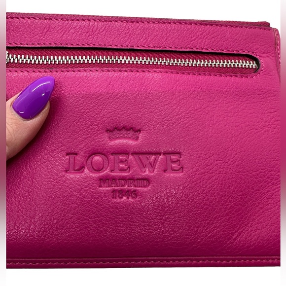 LOEWE LIKE NEW RASPBERRY PINK LEATHER POUCH 6.6 L  x 5 H - Picture 10 of 14